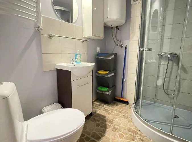 Nad Jeziorem W Puszczy Zielonka アパート *