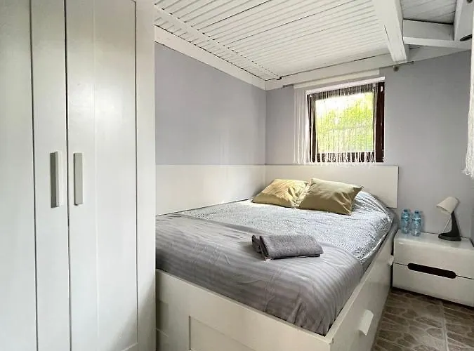 Nad Jeziorem W Puszczy Zielonka Apartman